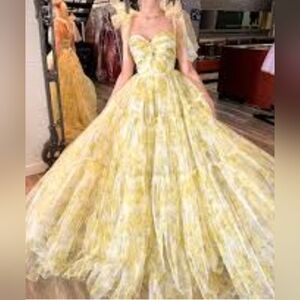 SHERRI HILL 56389 New Yellow Sweetheart dress size 4